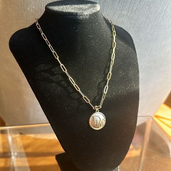 Dior zipper pull on a chain - Picture 1 of 6